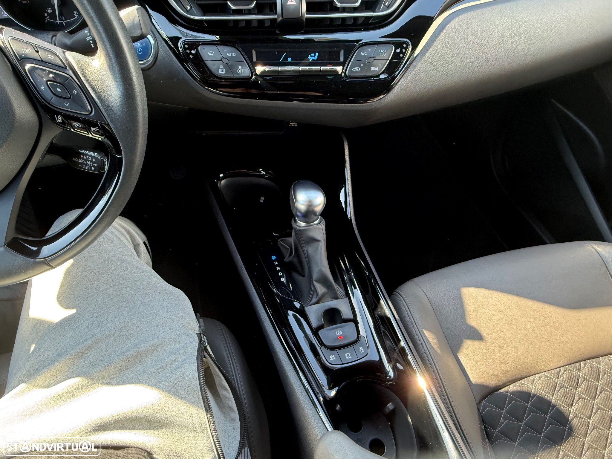 Toyota C-HR 1.8 Hybrid Square Collection - 13