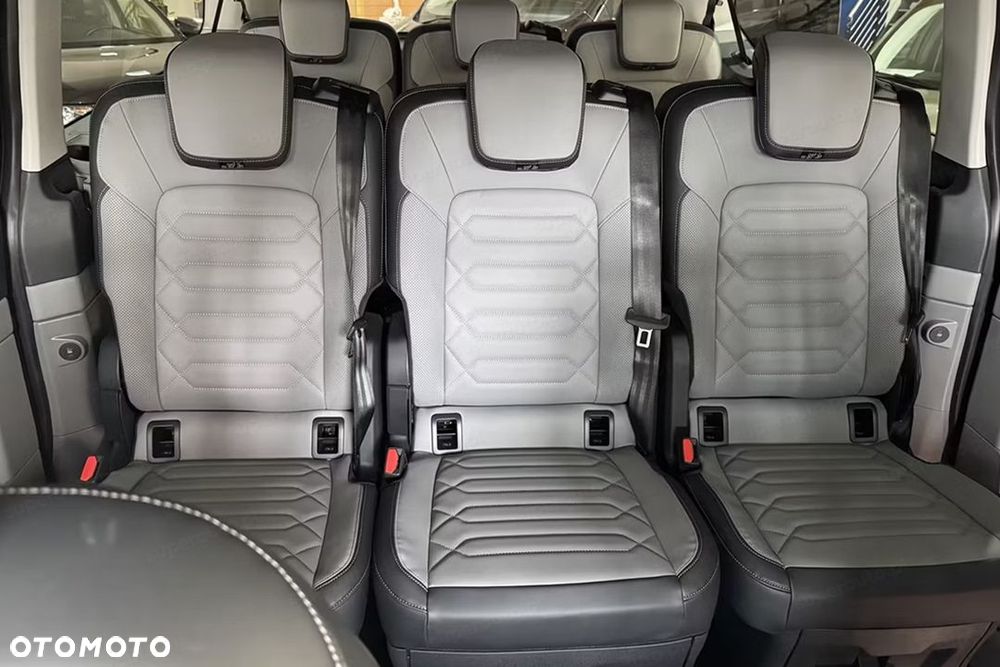 Ford Tourneo Custom - 13