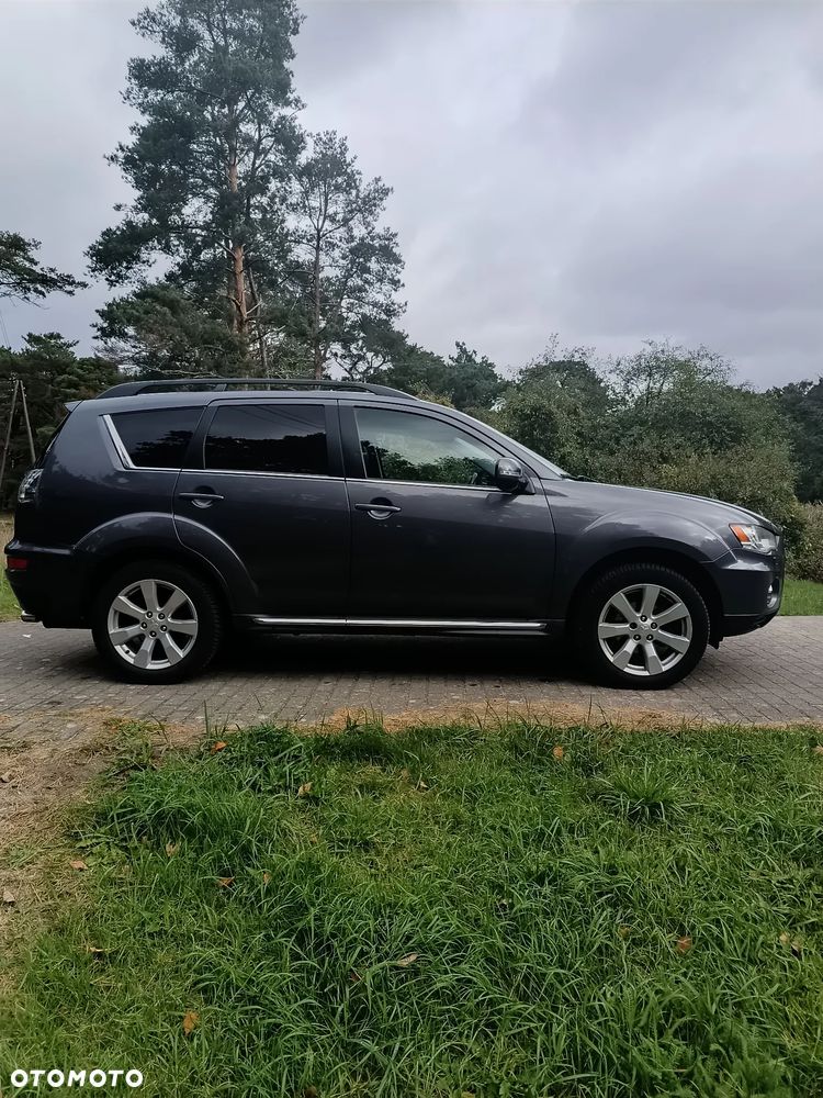 Mitsubishi Outlander 2011 photo 4