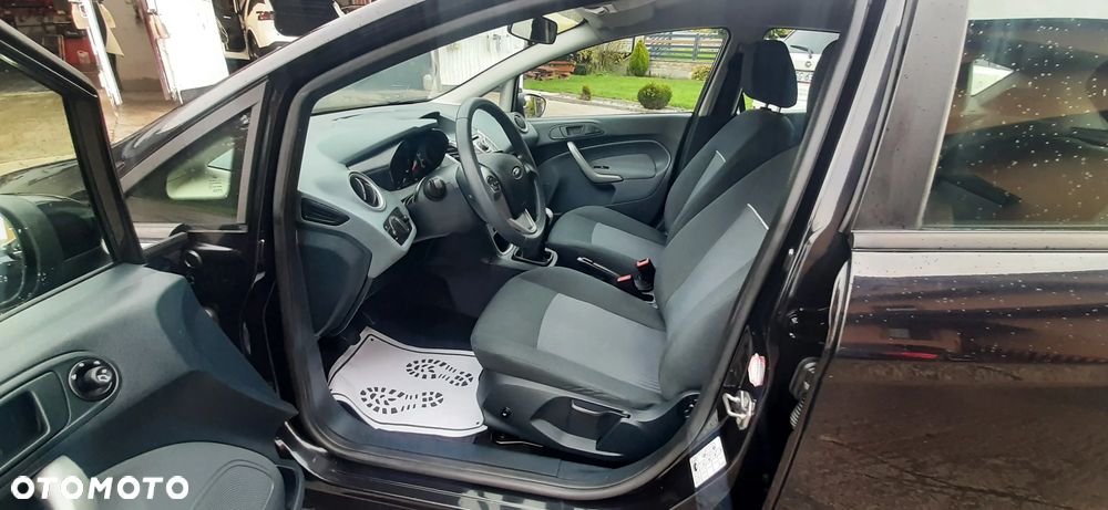 Ford Fiesta - 30