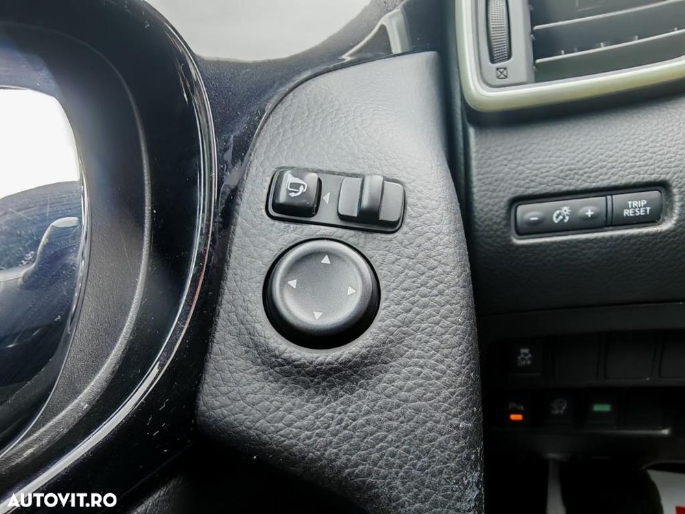 Nissan Qashqai 1.6 DCI Xtronic TEKNA+ - 24