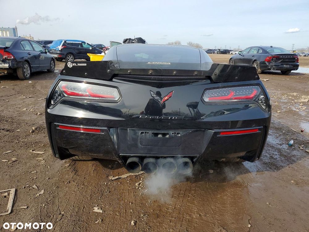 Chevrolet Corvette - 5