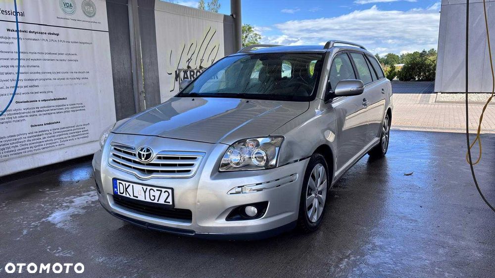 Toyota Avensis - 1