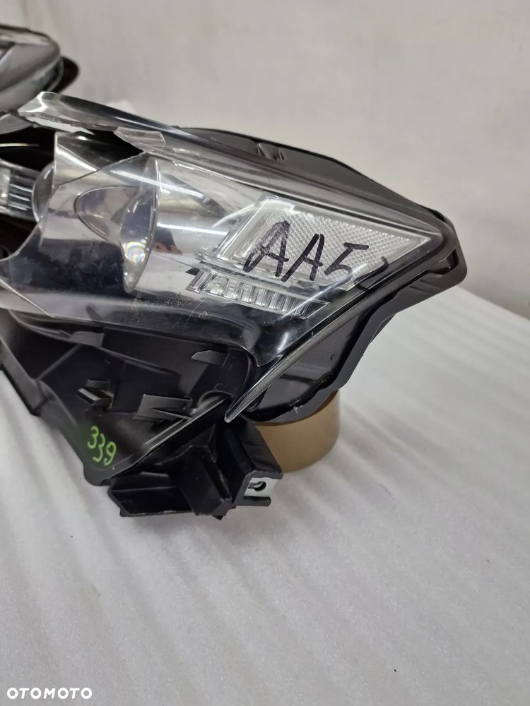 LEXUS IS200 III / IS300 FULL LED 13- LEWA LAMPA PRZEDNIA PRZÓD , NR KOITO 53-89 , NR AUKCJI LL339 - 6