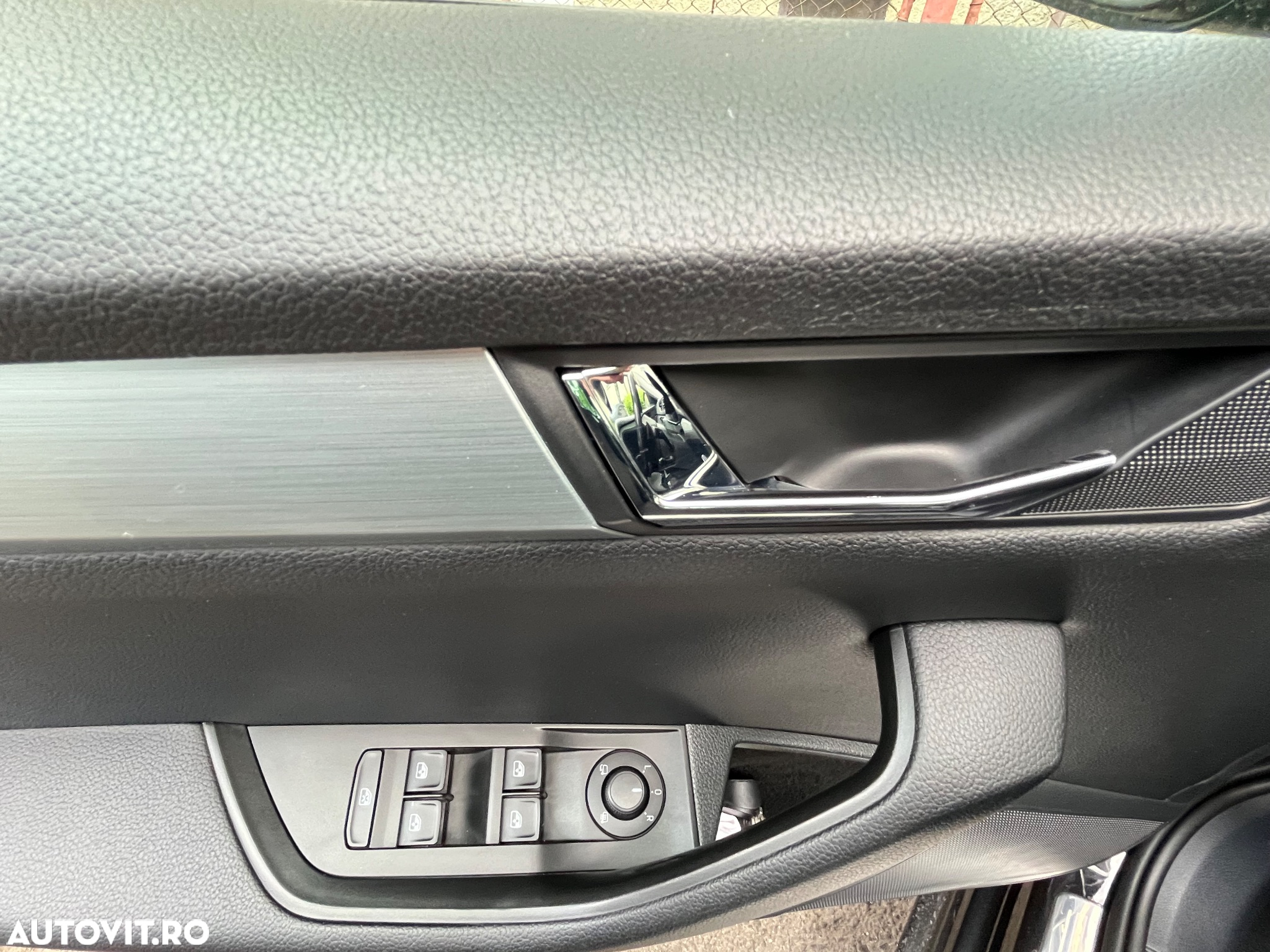 Skoda Superb 2.0 TDI DSG Ambition - 25