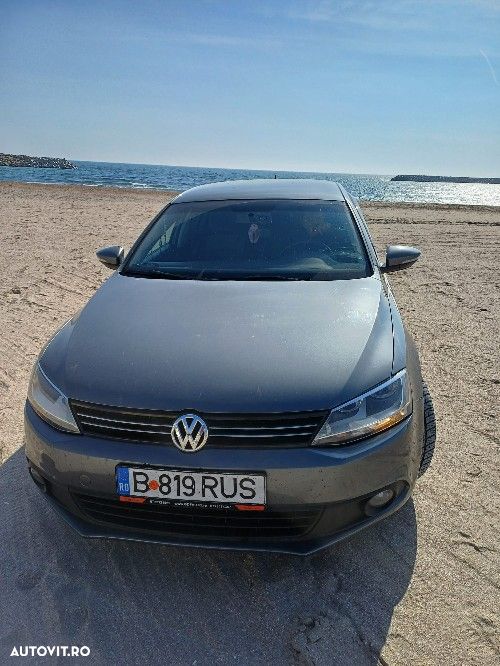 Volkswagen Jetta - 3