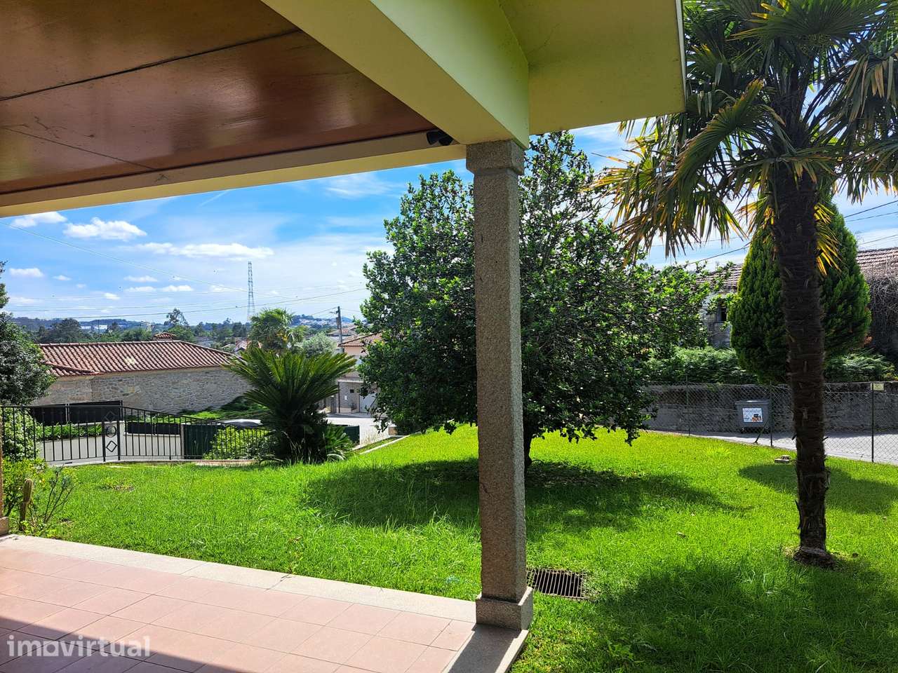 Casa Térrea T4 com Terreno de 2.302 m² - Grande imagem: 4/37