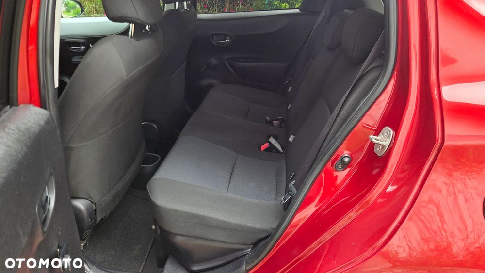 Toyota Yaris Hybrid 100 Sol - 15