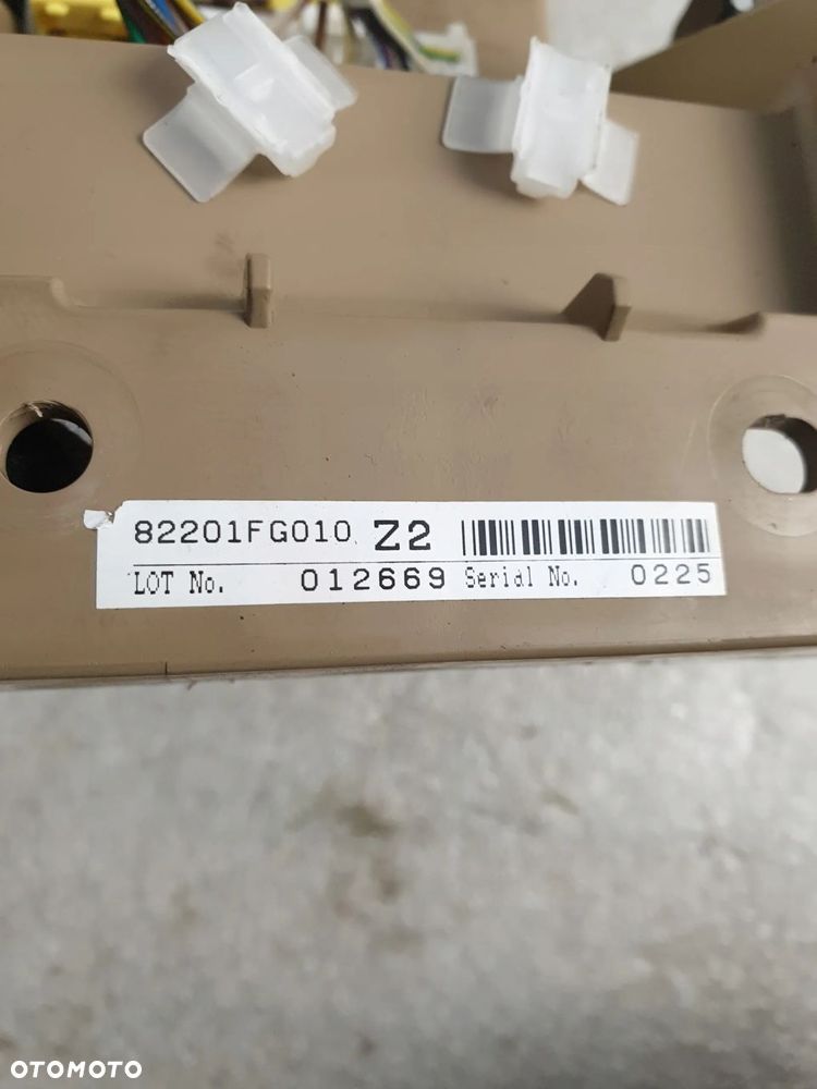 IMPREZA III GH SKRZYNKA BEZPIECZNIKÓW 82201FG010 - 4