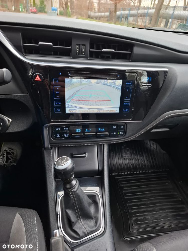 Toyota Auris 1.6 Luna - 5