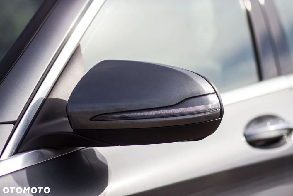 Mercedes-Benz Klasa C 300 9G-TRONIC Exclusive - 16