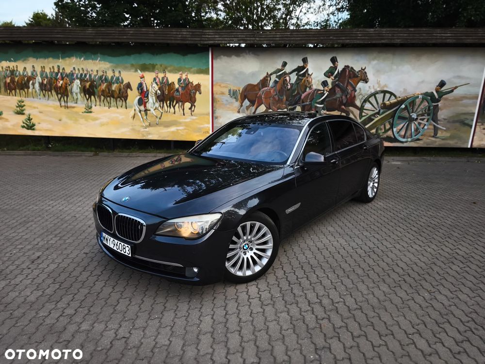 BMW Seria 7 750Li - 4