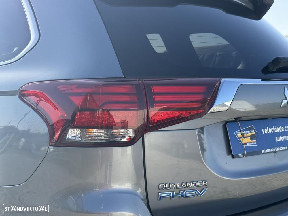 Mitsubishi Outlander 2.4 Instyle - 13