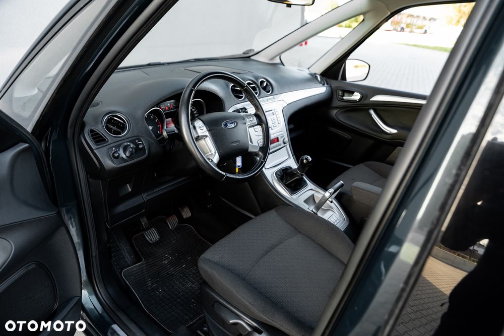 Ford Galaxy 2.0 Ambiente - 16