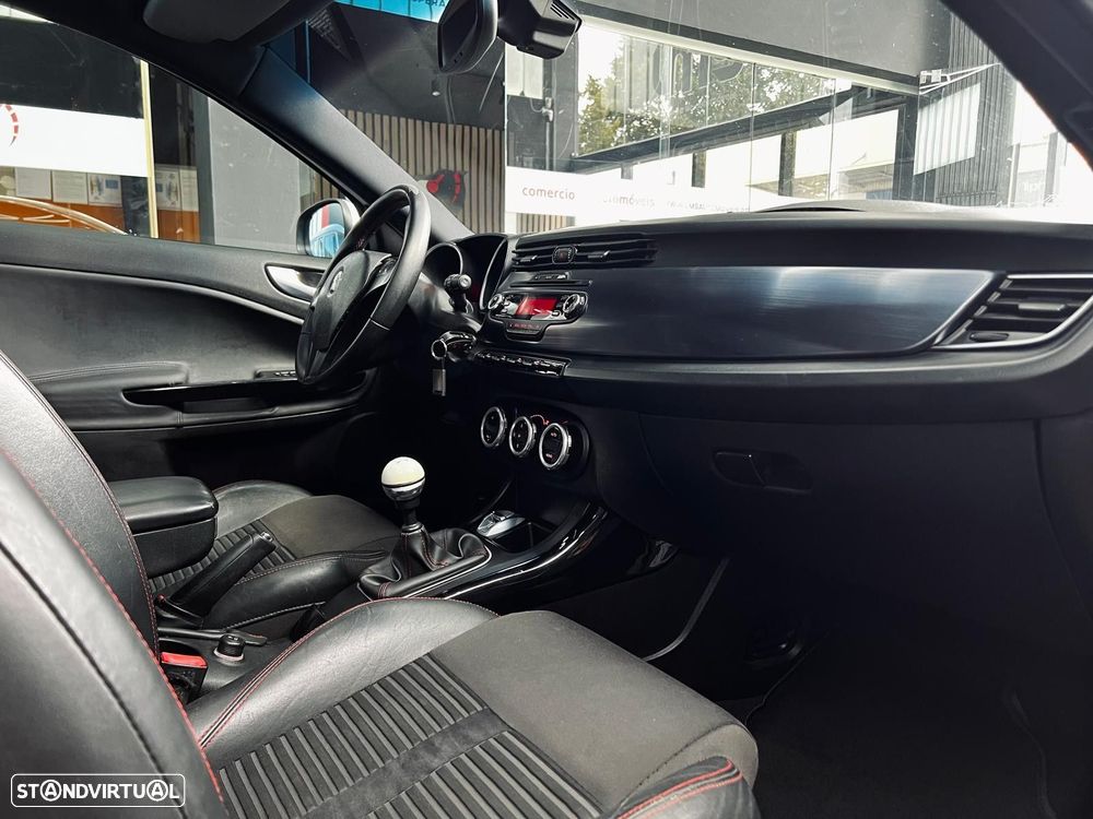 Alfa Romeo Giulietta 1.6 JTDm Distinctive - 20
