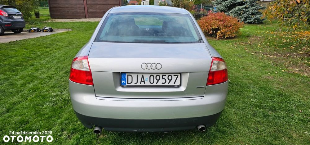 Audi A4 Limousine - 4