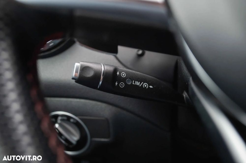 Mercedes-Benz GLA 220 CDI 4MATIC 7G-DCT AMG Line - 23