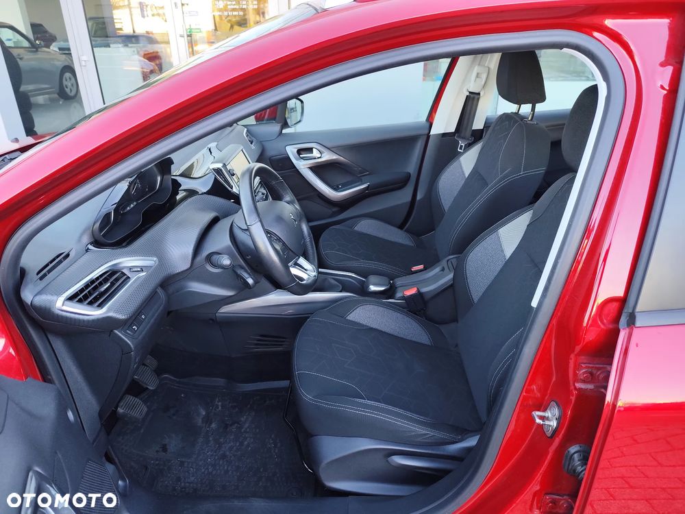 Peugeot 2008 1.2 Pure Tech Active S&S - 6