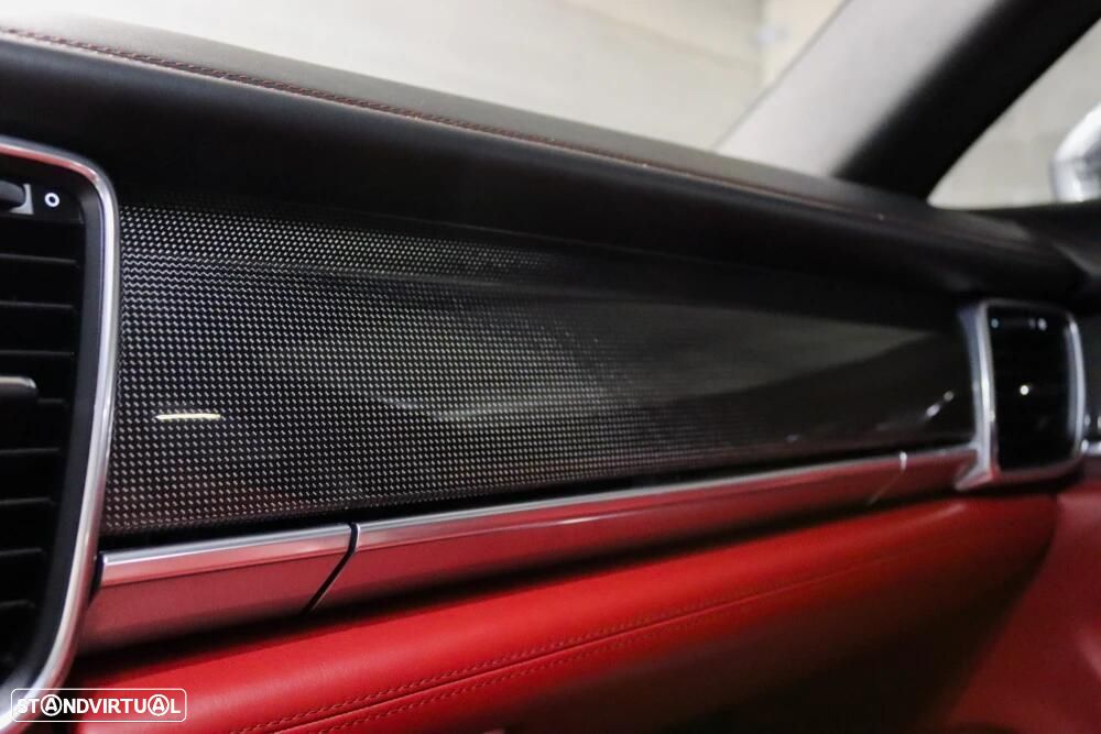 Porsche Panamera - 32