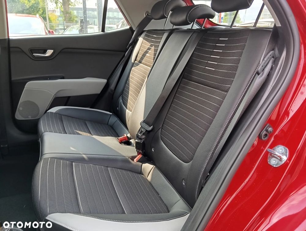 Kia Stonic 1.2 L - 11