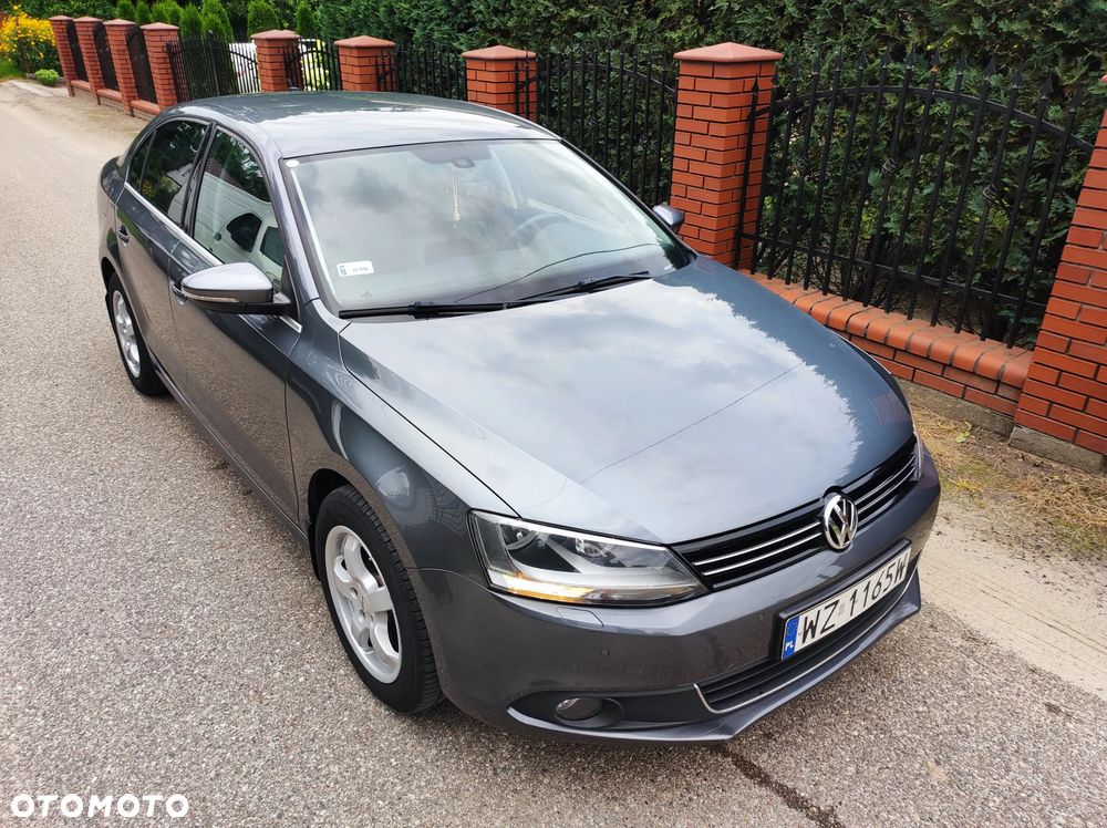 Volkswagen Jetta 2.0 TDI Highline DSG - 18