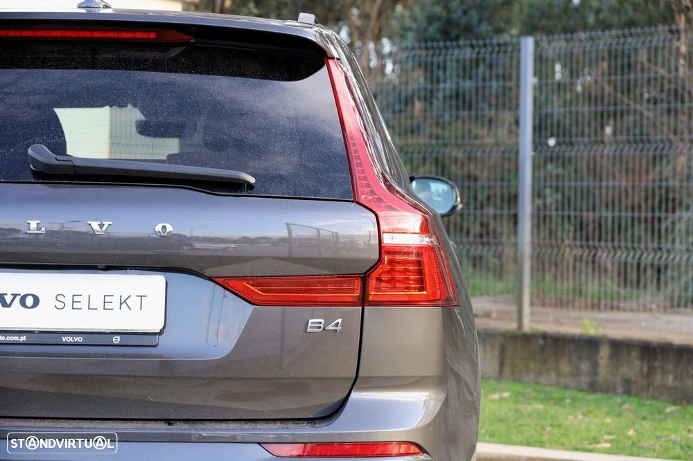 Volvo XC 60 2.0 B4 Momentum Plus - 35