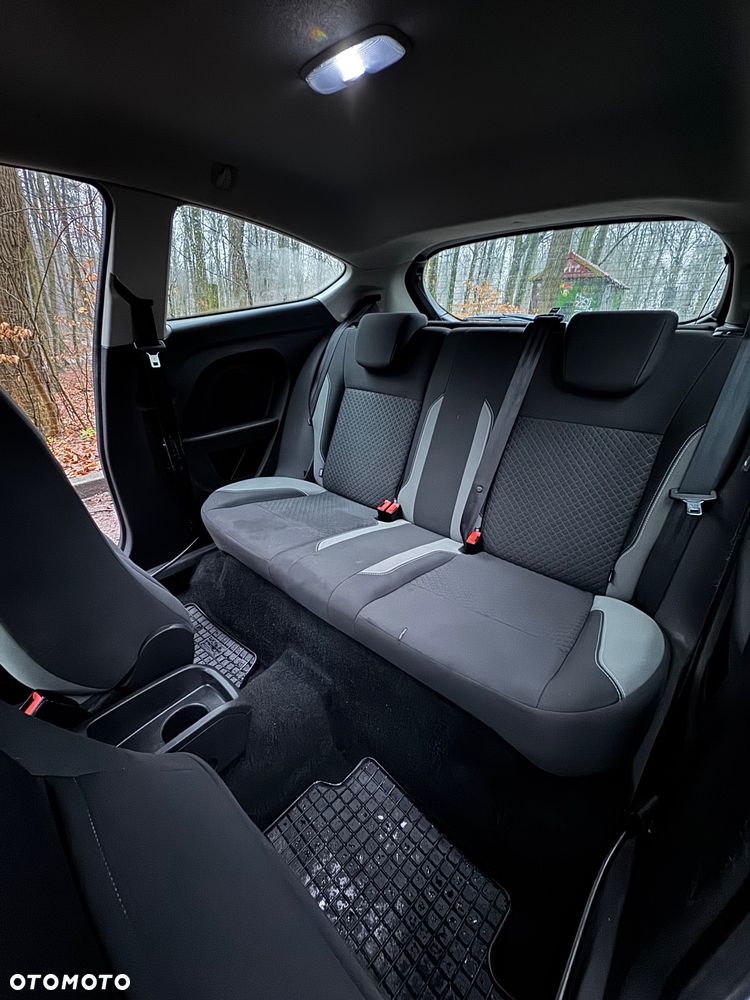 Ford Fiesta - 12