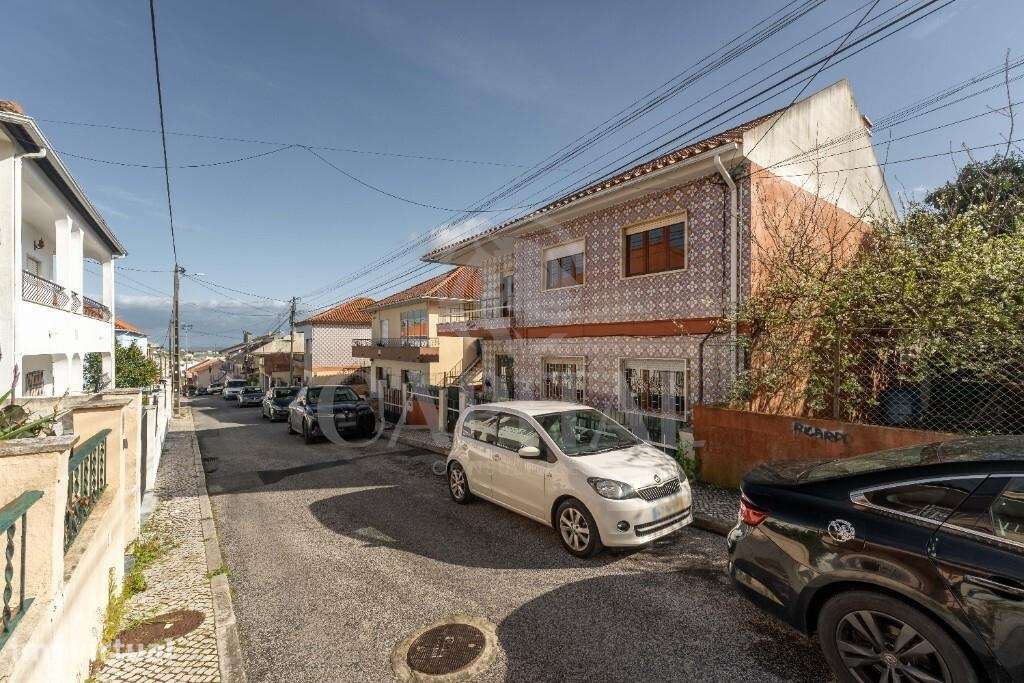 Moradia T6 Bifamiliar - Grande imagem: 5/42