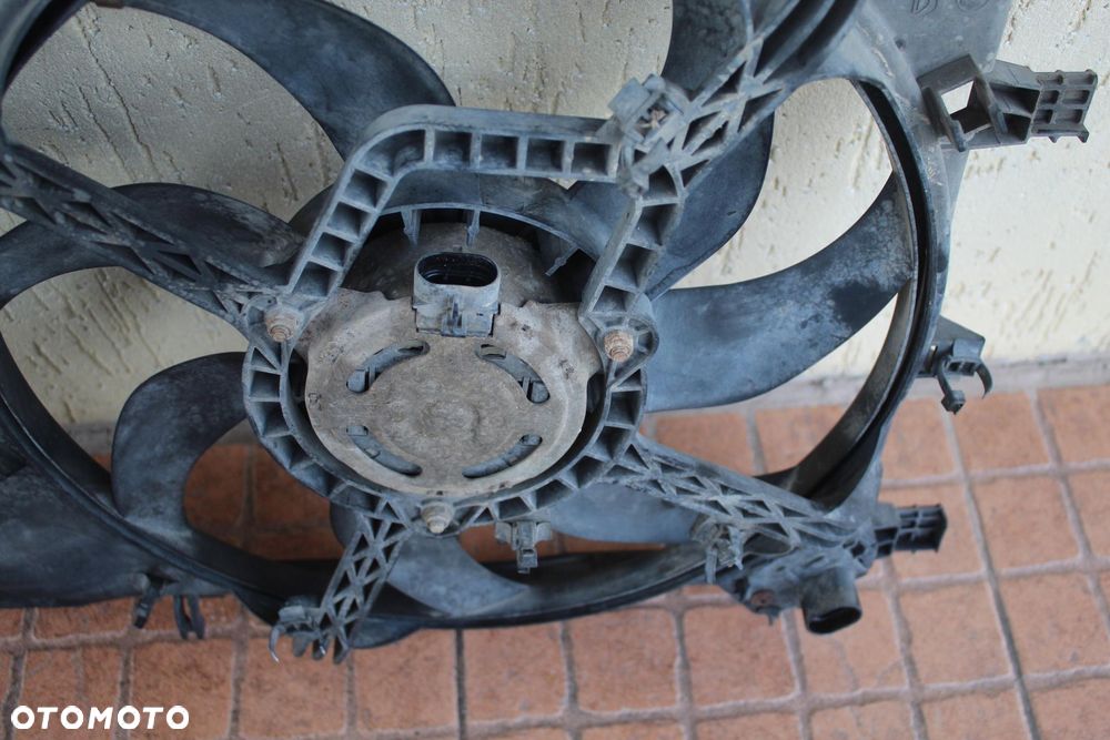 WENTYLATOR CHŁODNICY OPEL CORSA D 1.0 55701002 - 4