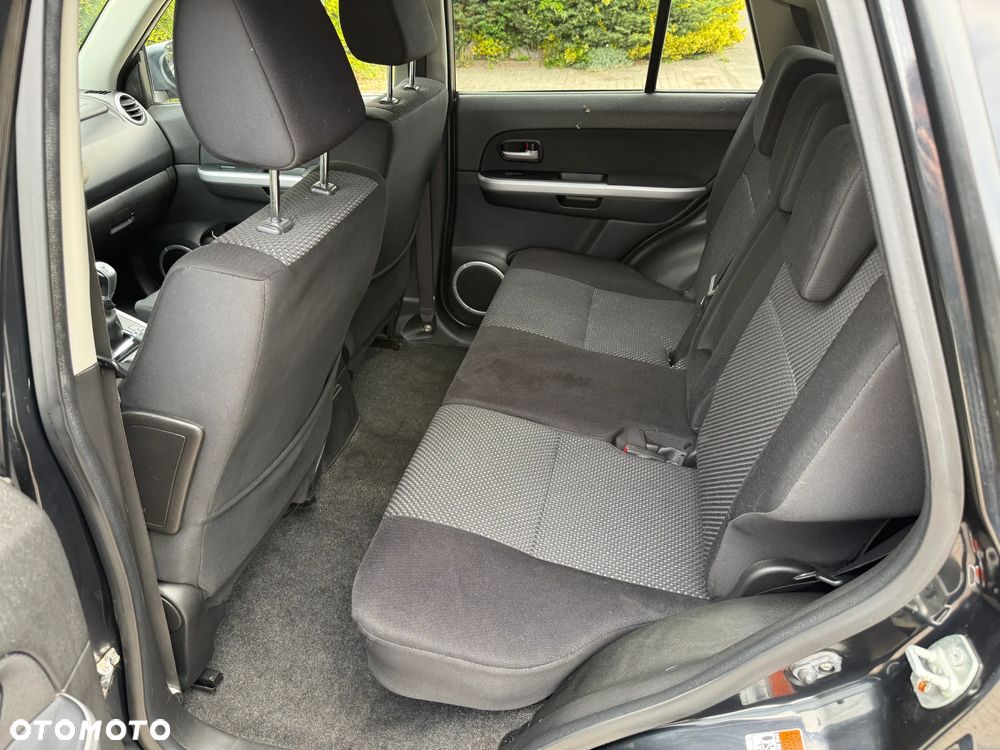 Suzuki Grand Vitara 2.0 Club - 19
