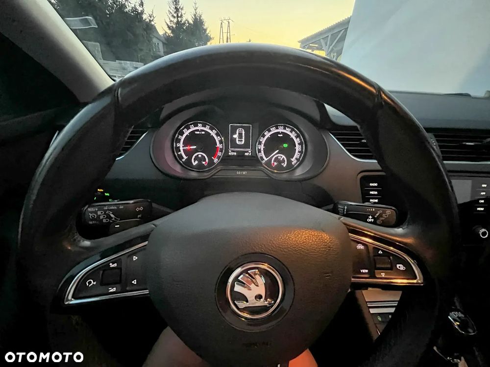 Skoda Octavia 2.0 TDI DSG Ambition - 10