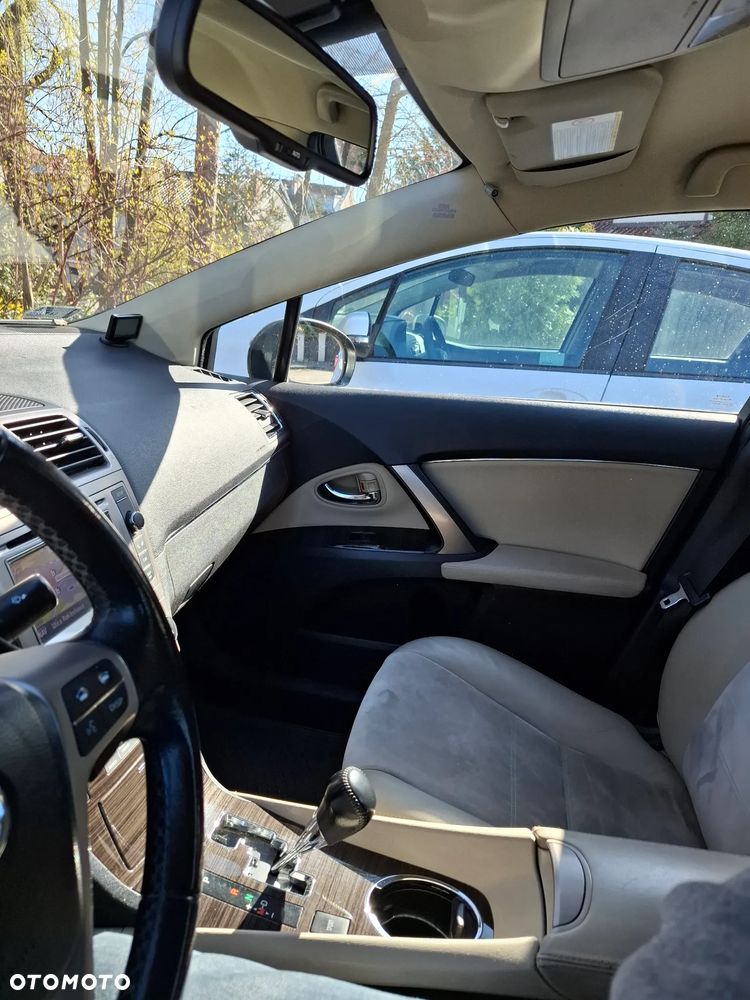 Toyota Avensis 1.8 Premium MS - 6