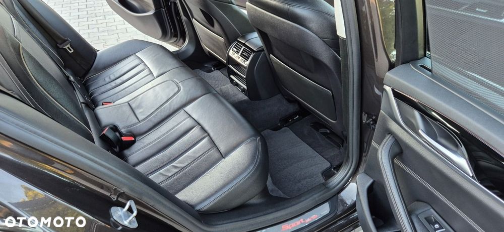BMW Seria 5 520d Sport Line - 9