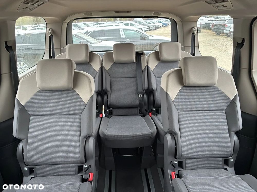 Volkswagen Multivan - 19