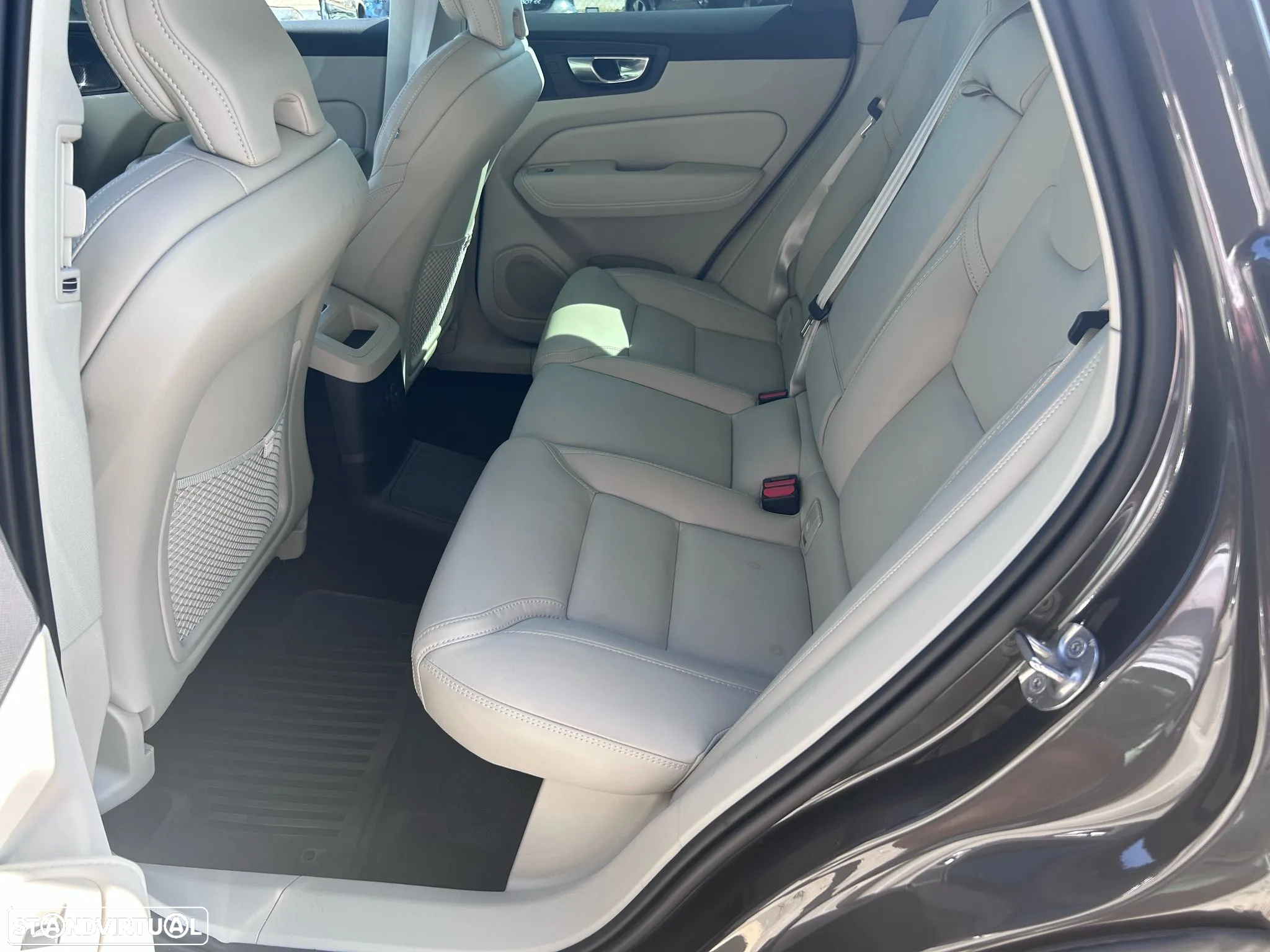 Volvo XC 60 2.0 T6 PHEV Ultimate Bright AWD - 21