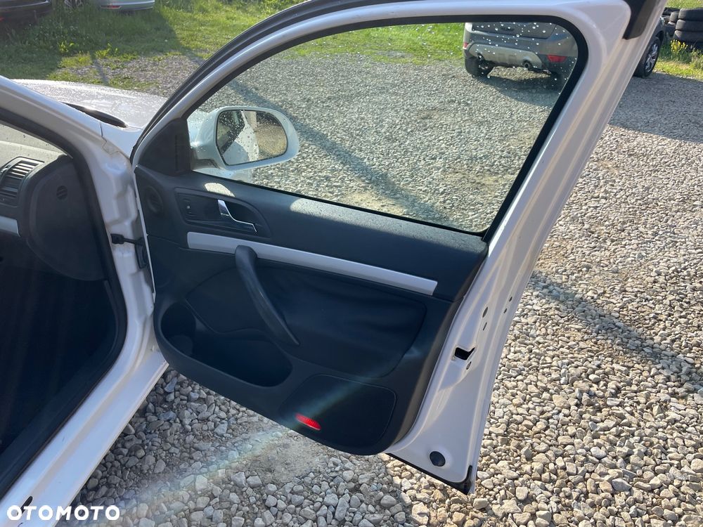 Skoda Octavia 1.6 Combi Style - 14