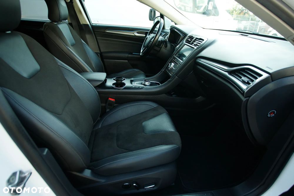 Ford Mondeo 2.0 EcoBlue Titanium - 23