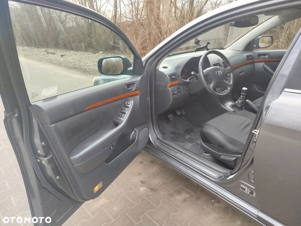 Toyota Avensis 2.2 D-4D Prestige - 15