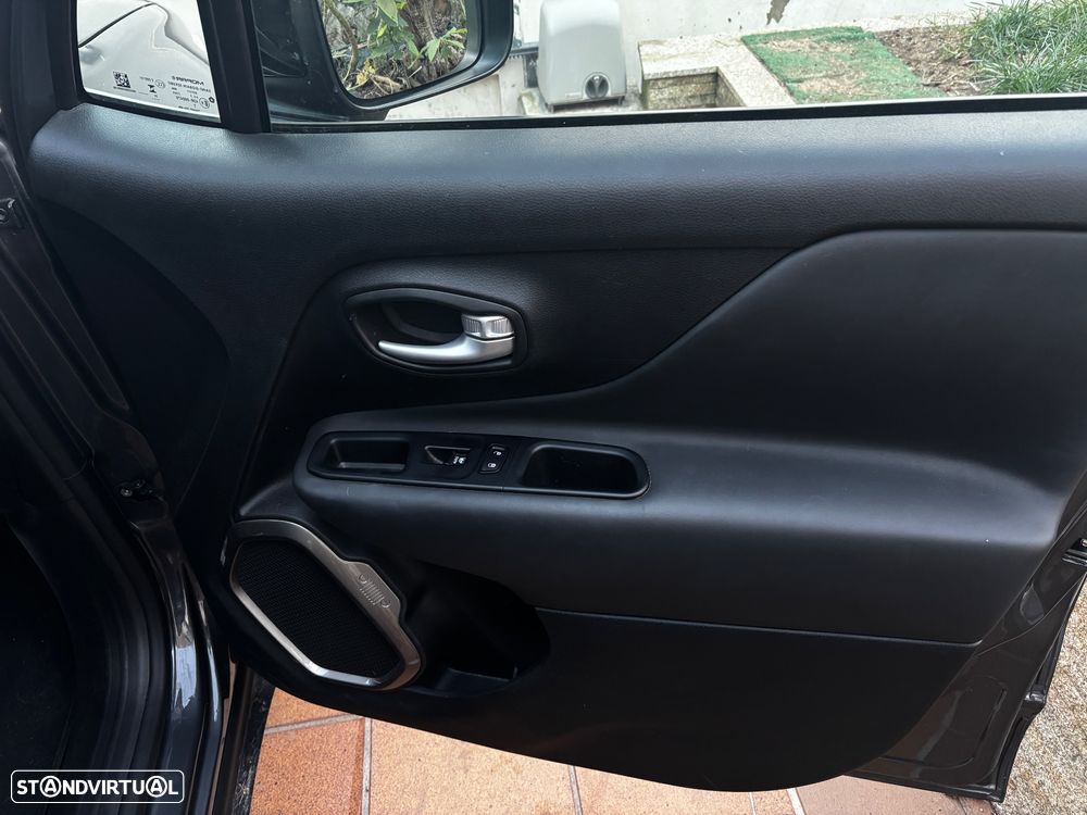 Jeep Renegade 1.5 TG e-Hybrid DCT - 4