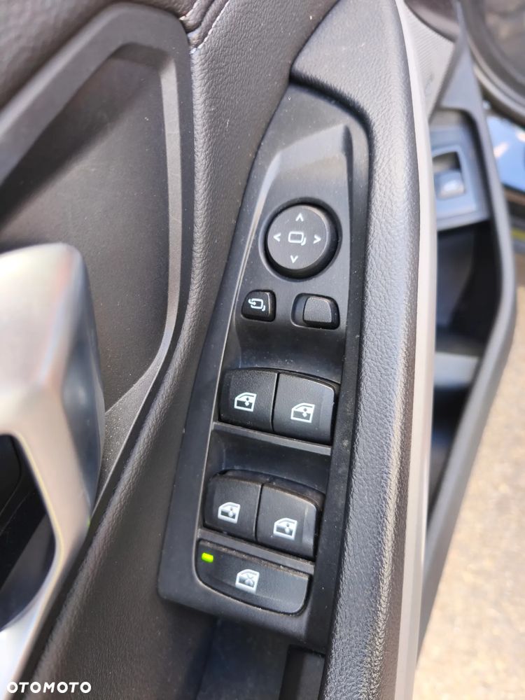 BMW Seria 3 318i - 22