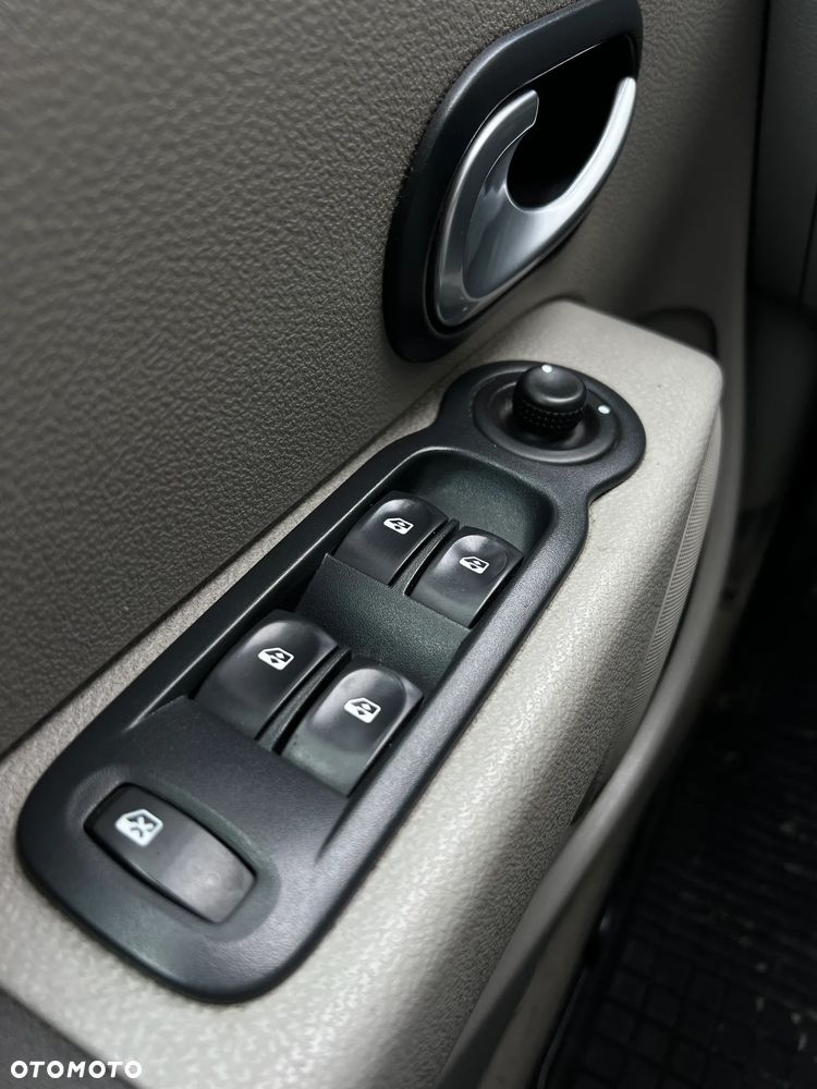 Renault Modus - 23