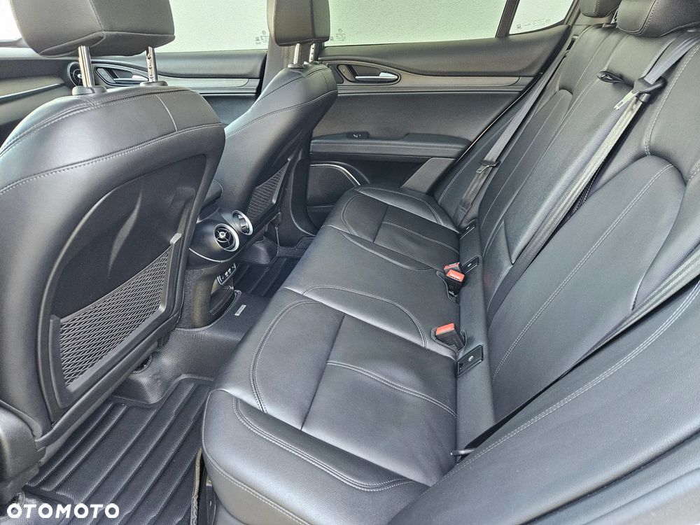 Alfa Romeo Stelvio 2.0 Turbo 16V AT8-Q4 Ti - 10