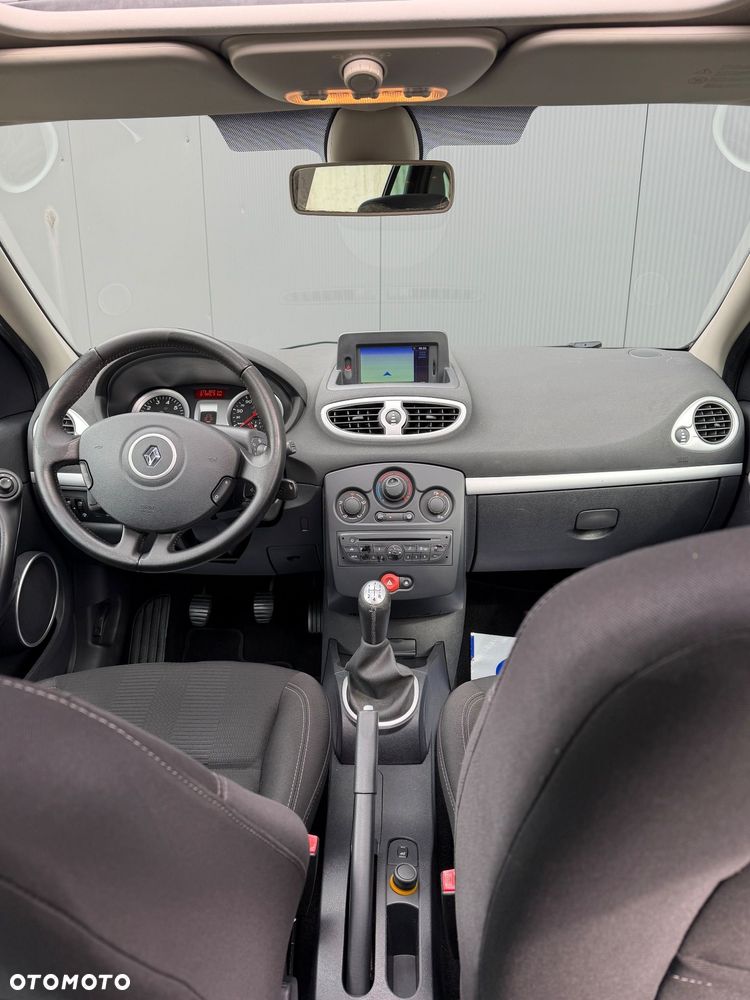 Renault Clio - 9