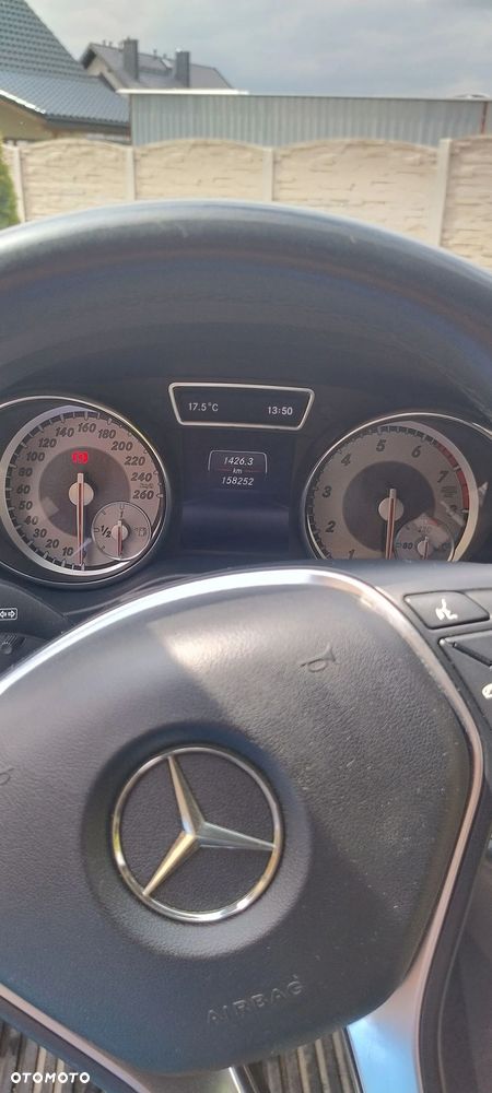 Mercedes-Benz CLA 180 - 8