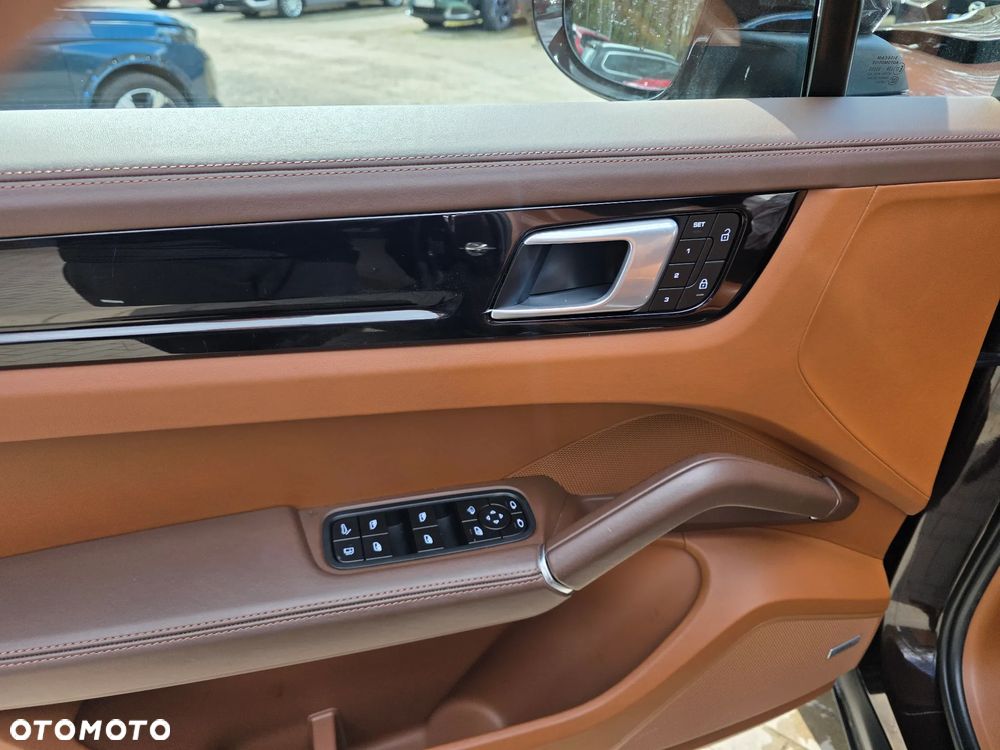 Porsche Cayenne E-Hybrid Platinum Edition - 9