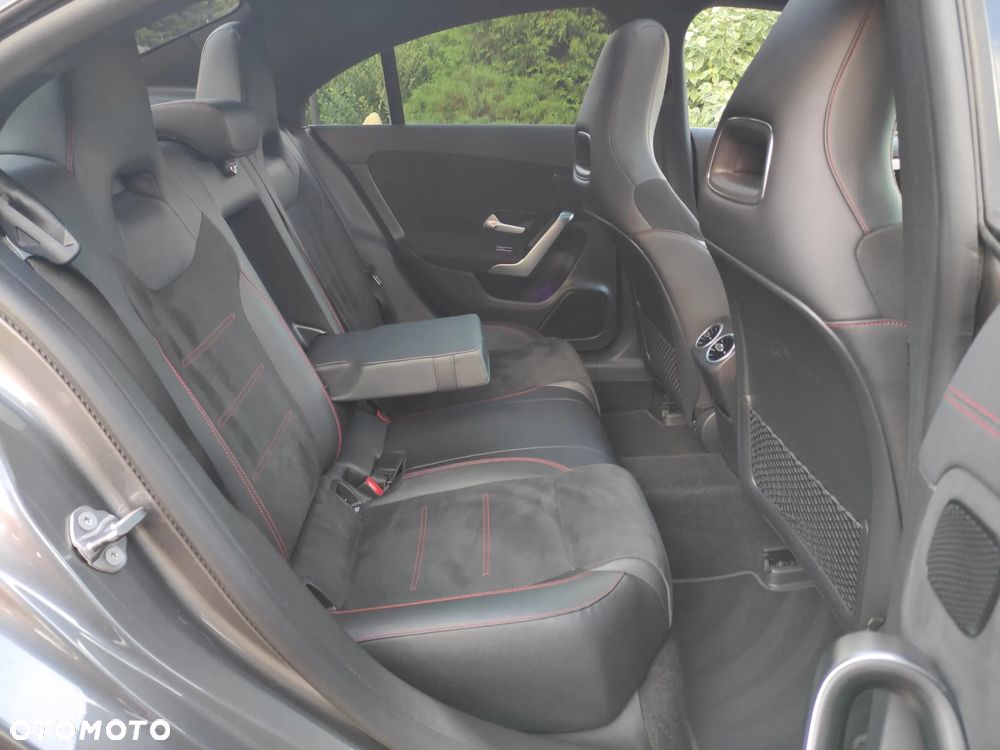 Mercedes-Benz CLA 200 d 8G-DCT AMG Line - 19