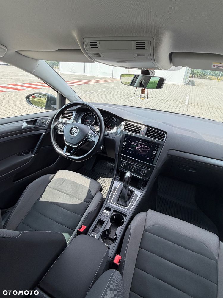Volkswagen Golf - 9