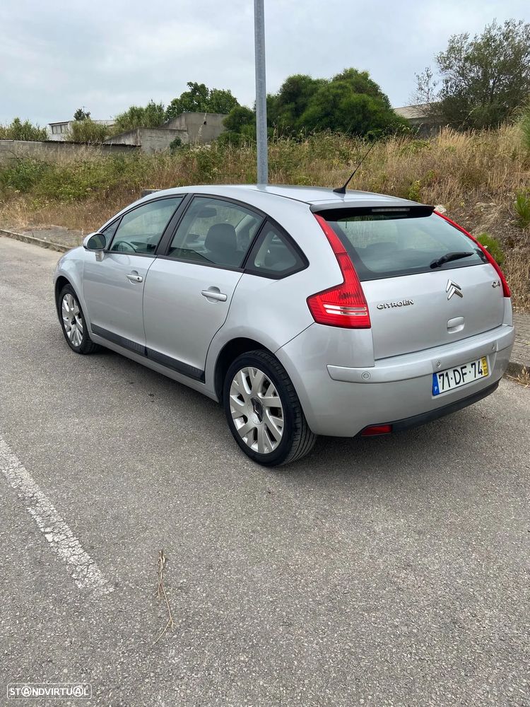 Citroën C4 1.6 HDi 110 Exclusive - 4