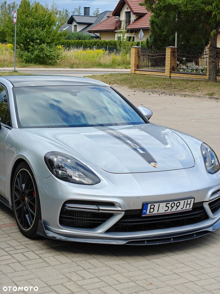 Porsche Panamera - 8