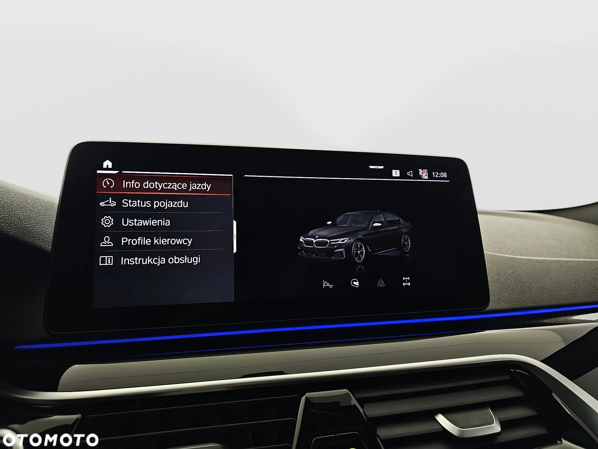 BMW Seria 5 M550i xDrive - 24